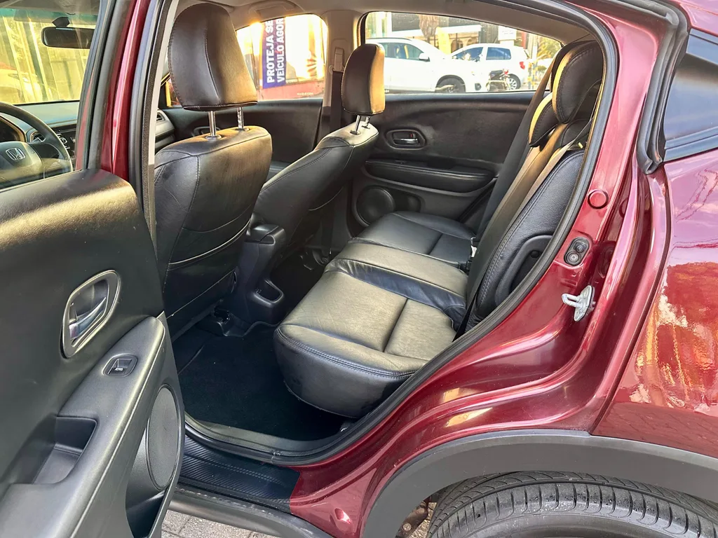 Honda HRv LX seminovo à venda na Venâncio Veículos em Goiânia