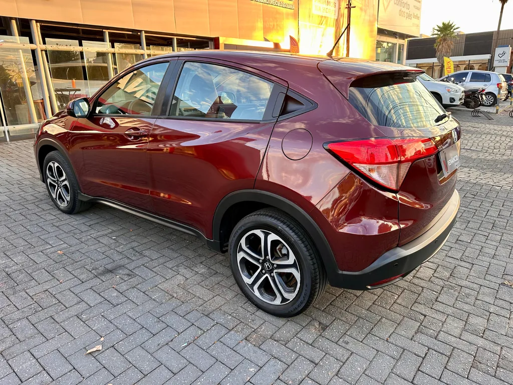 Honda HRv LX seminovo à venda na Venâncio Veículos em Goiânia