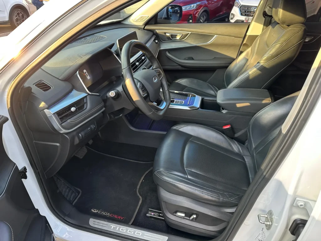 Chery Tiggo 8 seminovo à venda na Venâncio Veículos em Goiânia