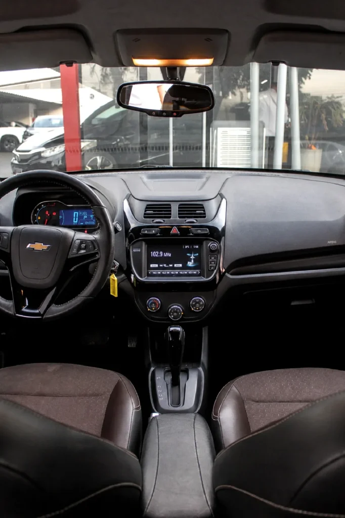Chevrolet Cobalt ELI seminovo à venda na Venâncio Veículos em Goiânia