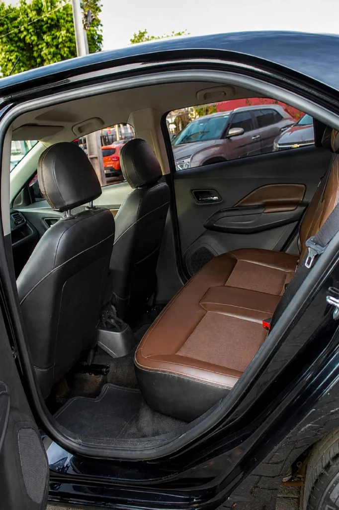 Chevrolet Cobalt ELI seminovo à venda na Venâncio Veículos em Goiânia