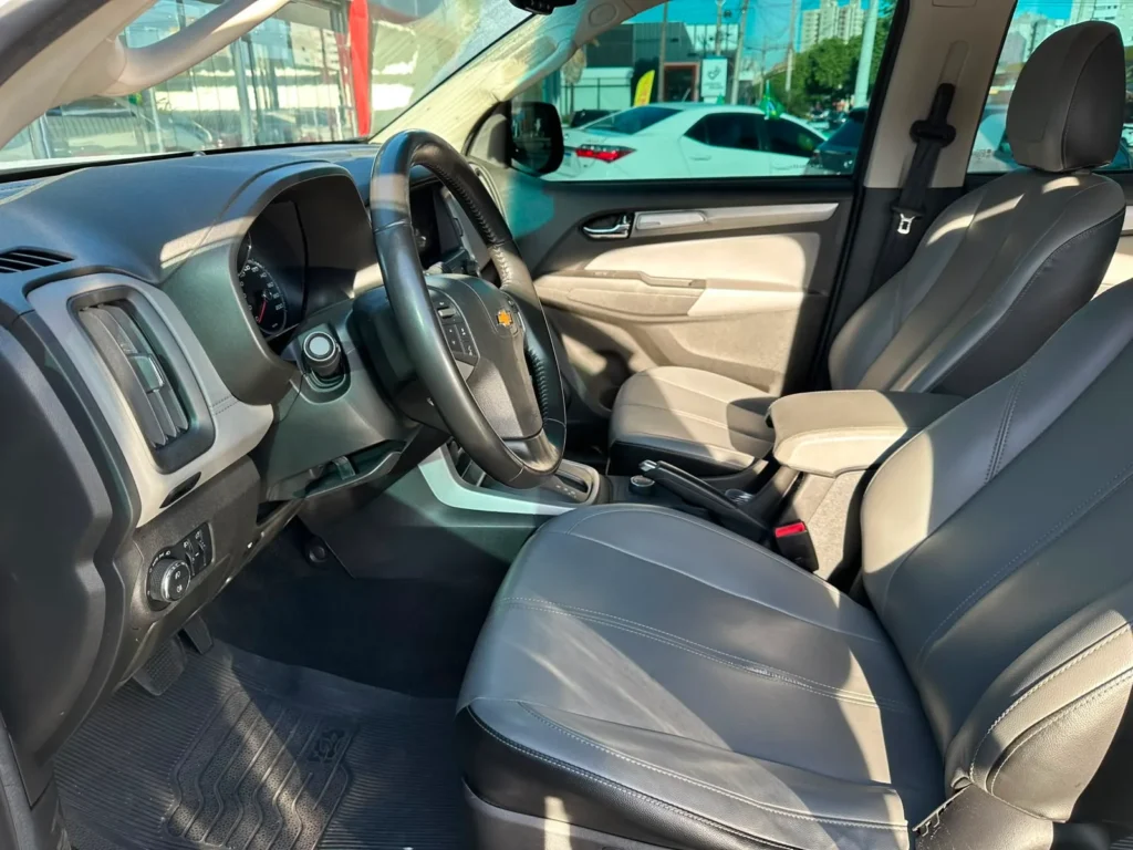 Chevrolet S10 LTZ FLEX LTZ seminovo à venda na Venâncio Veículos em Goiânia