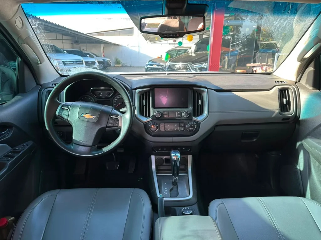 Chevrolet S10 LTZ FLEX LTZ seminovo à venda na Venâncio Veículos em Goiânia
