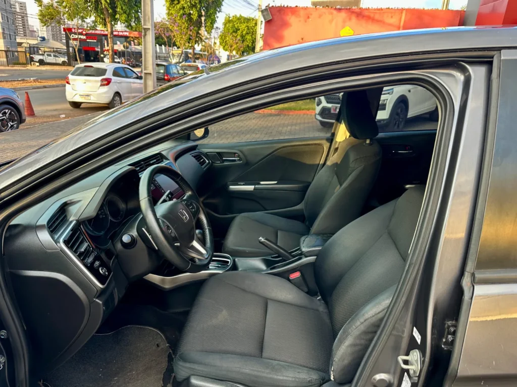 Honda City EX CVT seminovo à venda na Venâncio Veículos em Goiânia
