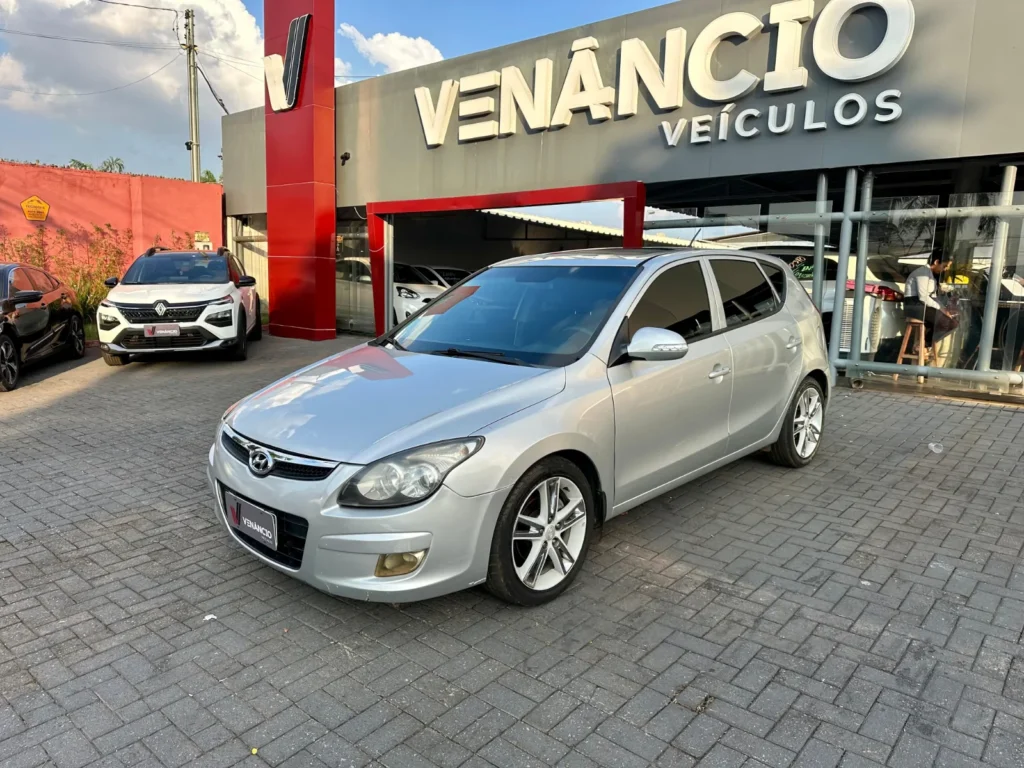 Hyundai I30 2.0 seminovo à venda na Venâncio Veículos em Goiânia