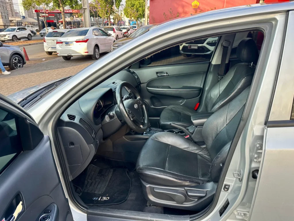 Hyundai I30 2.0 seminovo à venda na Venâncio Veículos em Goiânia