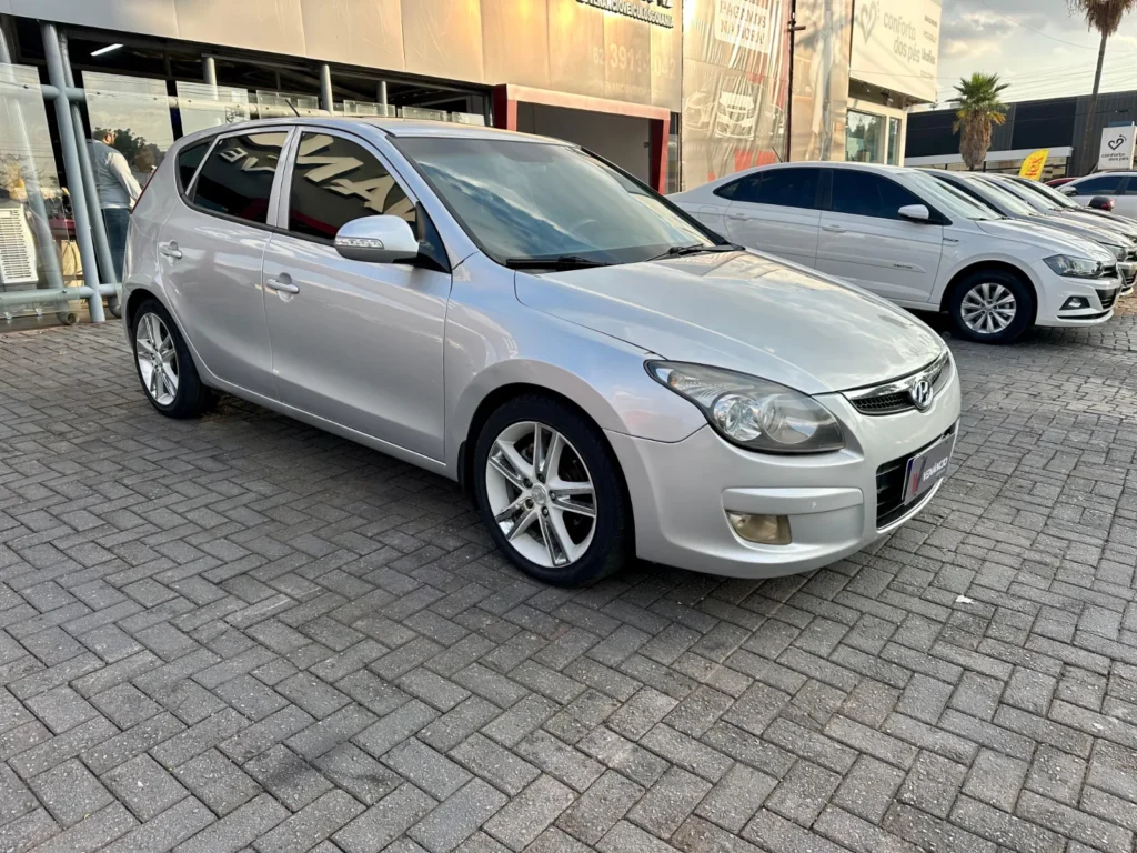 Hyundai I30 2.0 seminovo à venda na Venâncio Veículos em Goiânia