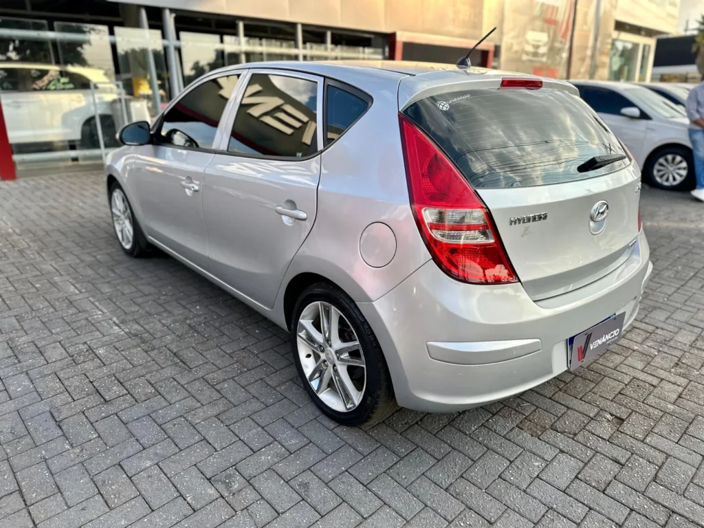 Hyundai I30 2.0 seminovo à venda na Venâncio Veículos em Goiânia