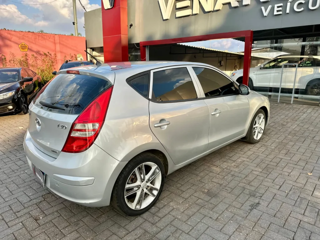 Hyundai I30 2.0 seminovo à venda na Venâncio Veículos em Goiânia