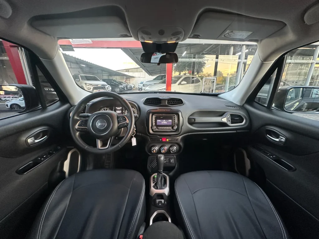Jeep Renegade 1.3 Turbo seminovo à venda na Venâncio Veículos em Goiânia