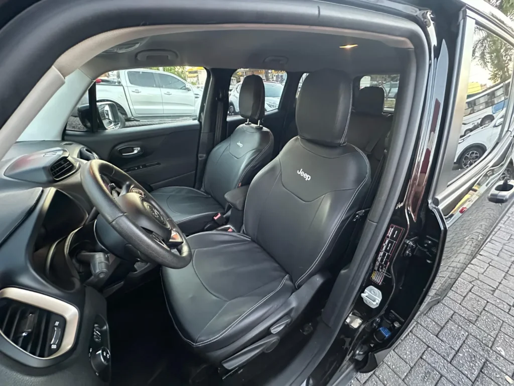 Jeep Renegade 1.3 Turbo seminovo à venda na Venâncio Veículos em Goiânia