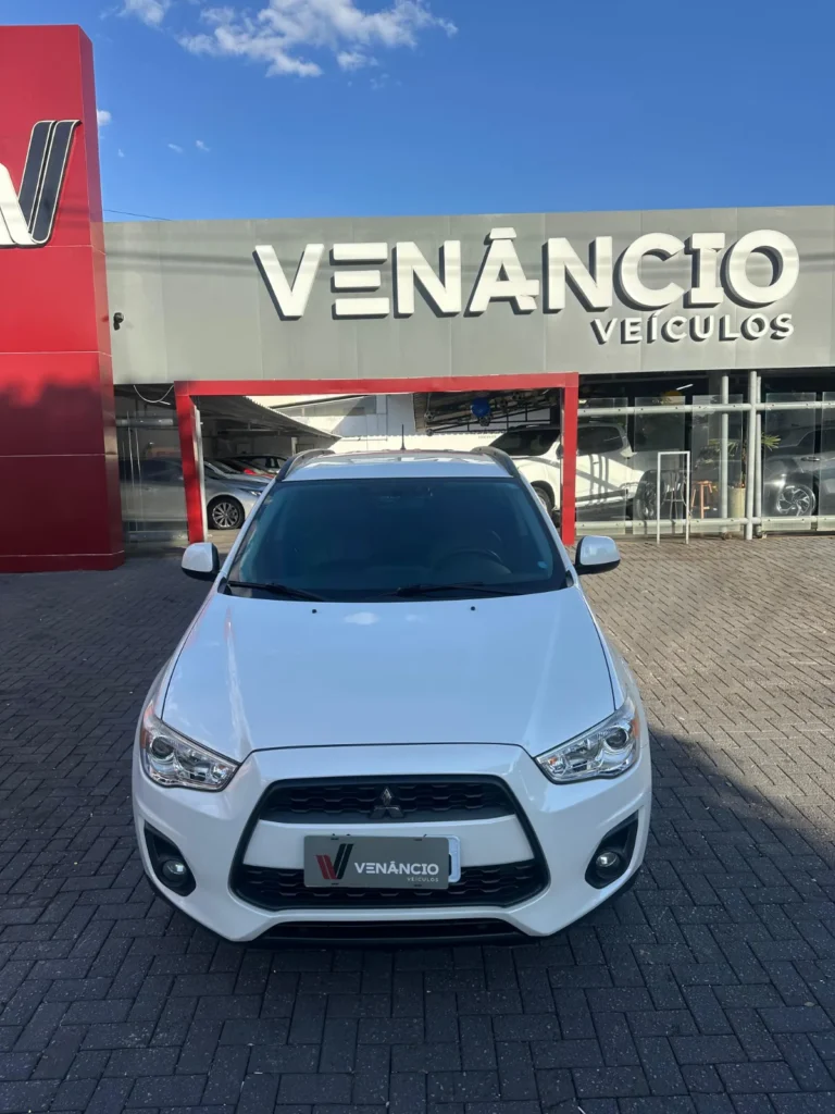 Mitsubishi ASX 2.0 CVT seminovo à venda na Venâncio Veículos em Goiânia