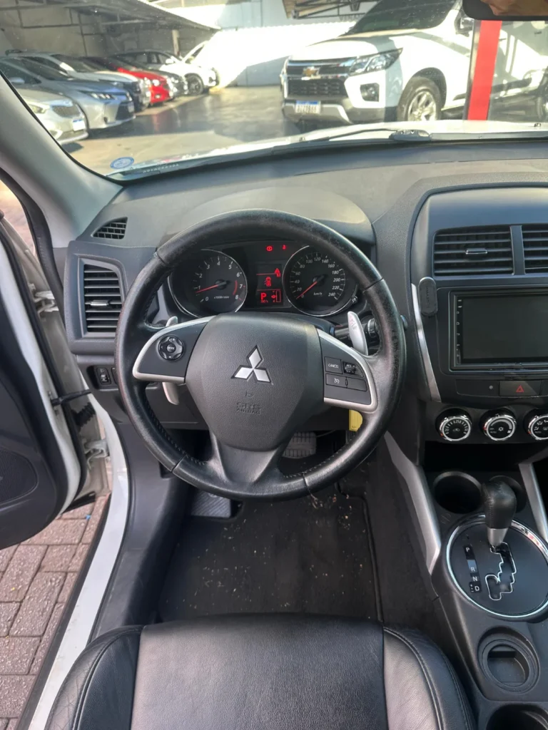 Mitsubishi ASX 2.0 CVT seminovo à venda na Venâncio Veículos em Goiânia