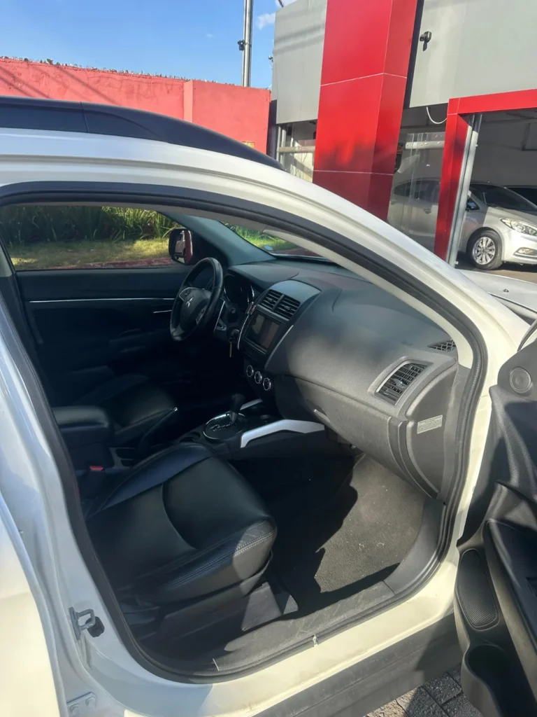 Mitsubishi ASX 2.0 CVT seminovo à venda na Venâncio Veículos em Goiânia