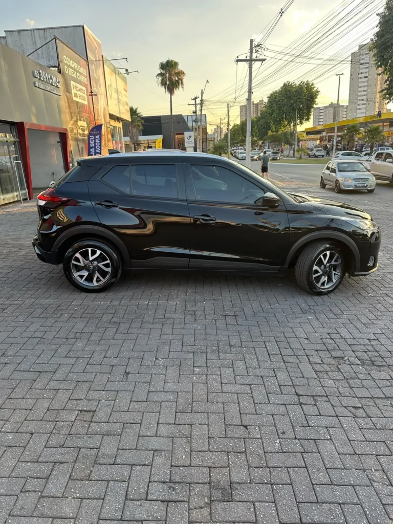 Nissan Kicks Sense seminovo à venda na Venâncio Veículos em Goiânia