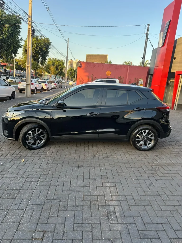 Nissan Kicks Sense seminovo à venda na Venâncio Veículos em Goiânia
