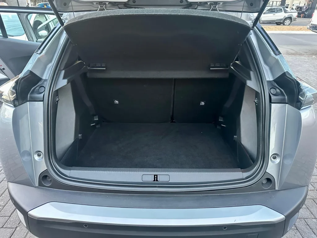 Peugeot 2008 Act T200 seminovo à venda na Venâncio Veículos em Goiânia