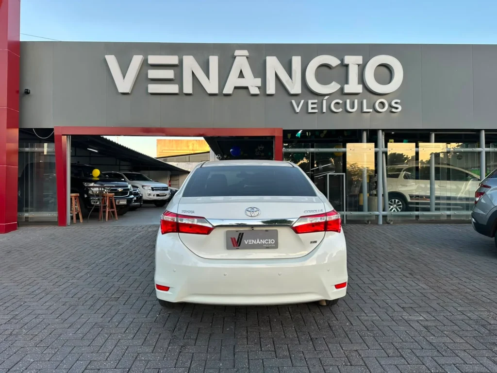 Toyota Corolla GLI 1.8 seminovo à venda na Venâncio Veículos em Goiânia