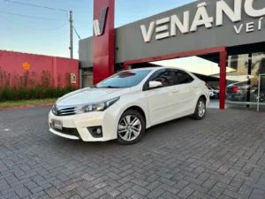 Corolla GLI 1.8 usado à venda na Venâncio Veículos em Goiânia