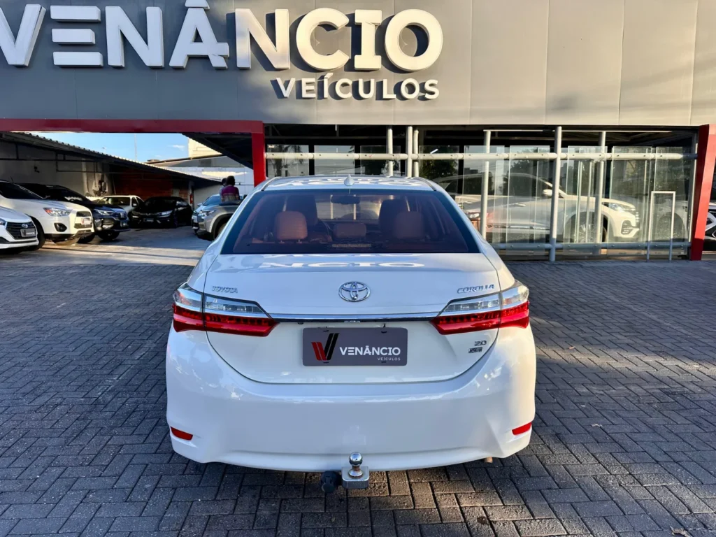 Toyota Corolla XEI 2.0 seminovo à venda na Venâncio Veículos em Goiânia
