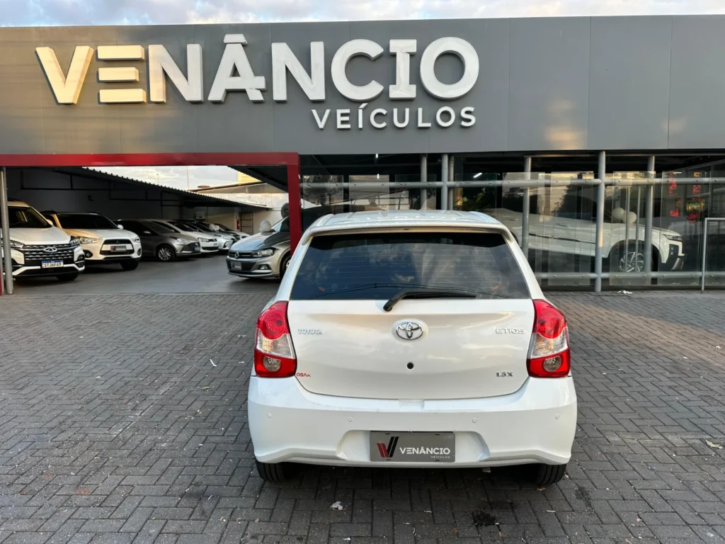 Toyota Etios MT 1.30 seminovo à venda na Venâncio Veículos em Goiânia
