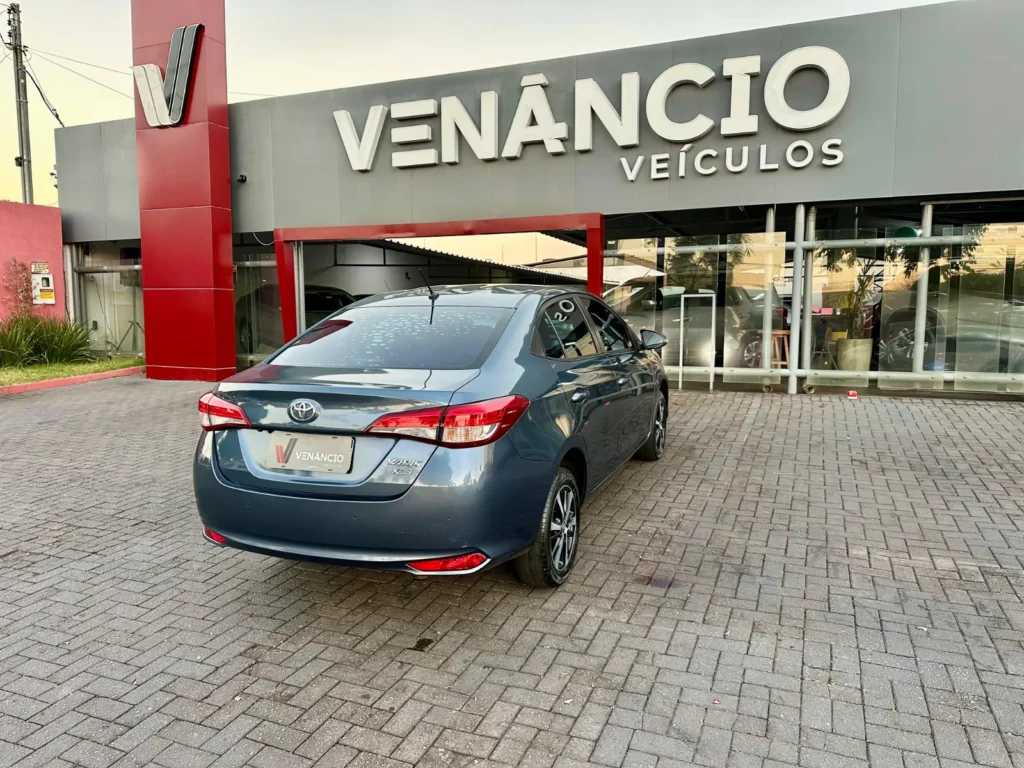 Toyota Yaris SA XLS seminovo à venda na Venâncio Veículos em Goiânia