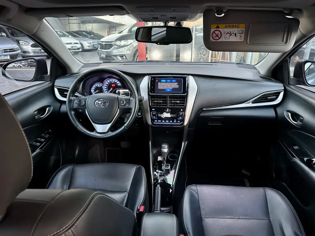 Toyota Yaris SA XLS seminovo à venda na Venâncio Veículos em Goiânia