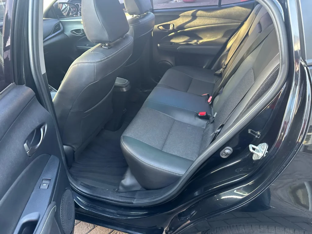 Toyota Yaris XS seminovo à venda na Venâncio Veículos em Goiânia