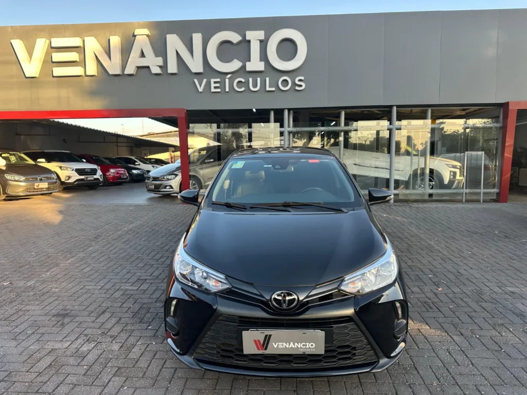 Toyota Yaris XS seminovo à venda na Venâncio Veículos em Goiânia