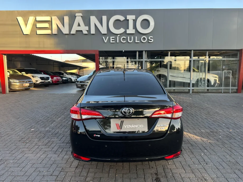 Toyota Yaris XS seminovo à venda na Venâncio Veículos em Goiânia