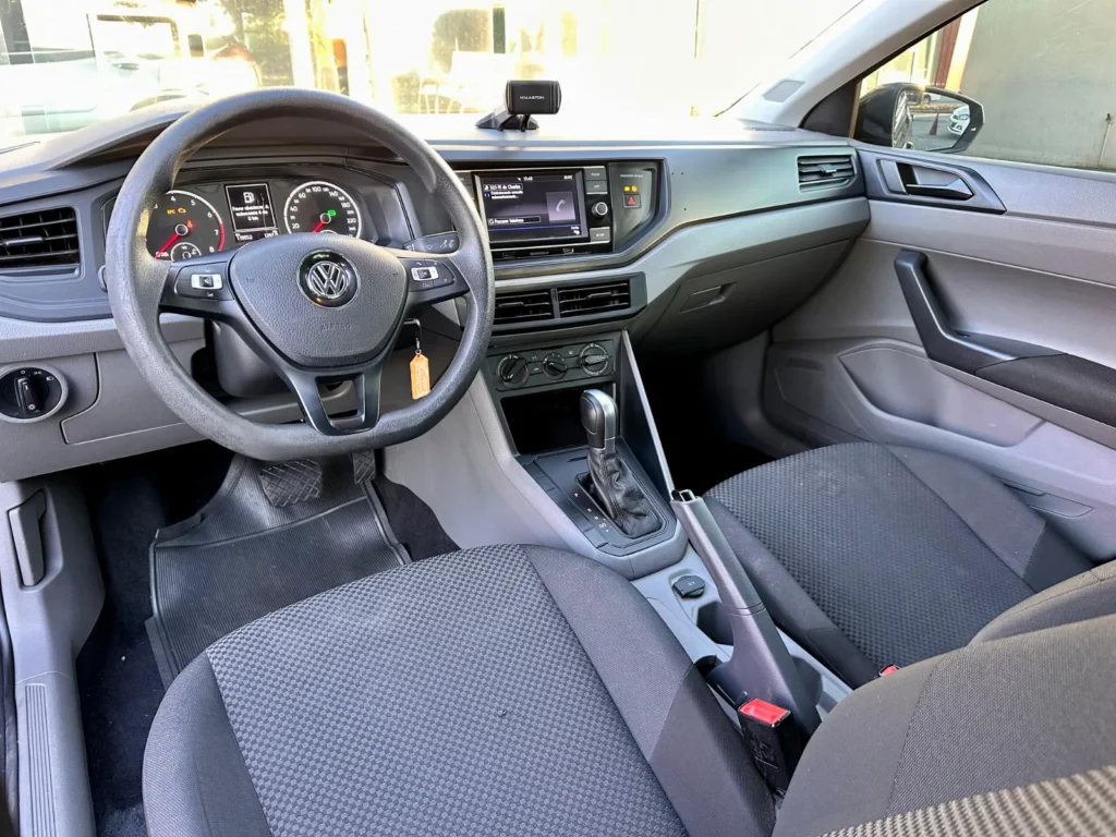 Volkswagen Virtus AF seminovo à venda na Venâncio Veículos em Goiânia