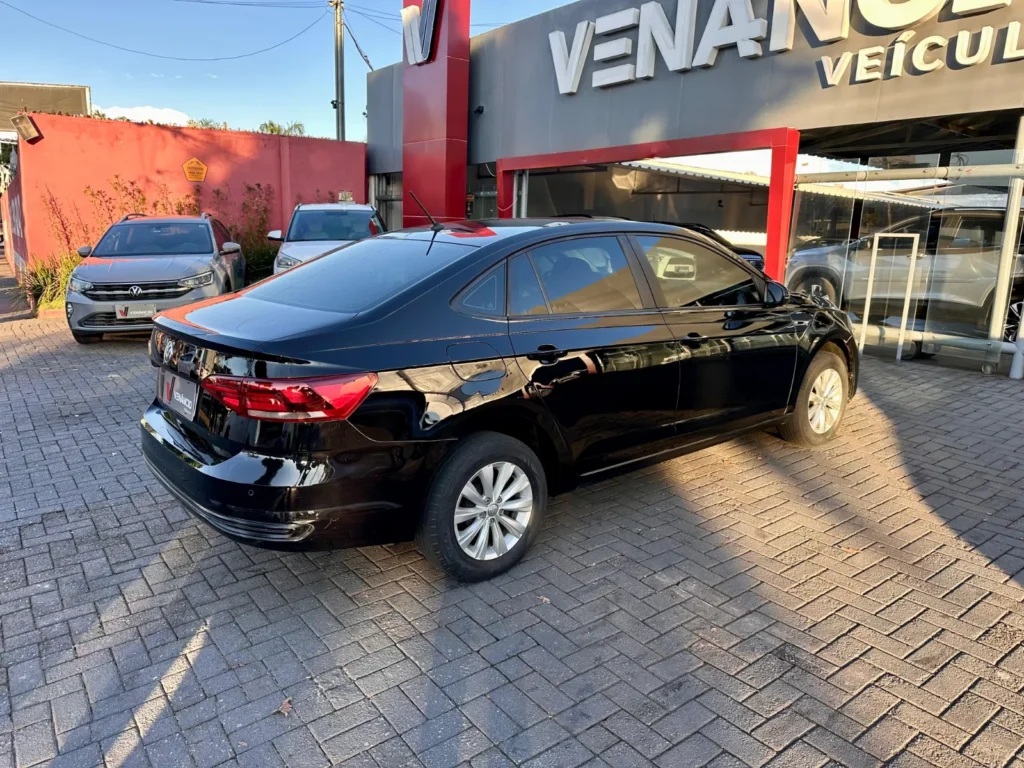 Volkswagen Virtus AF seminovo à venda na Venâncio Veículos em Goiânia