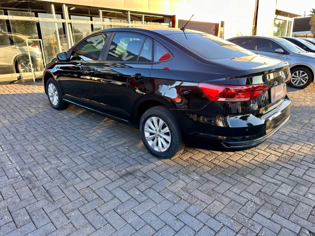 Volkswagen Virtus AF seminovo à venda na Venâncio Veículos em Goiânia