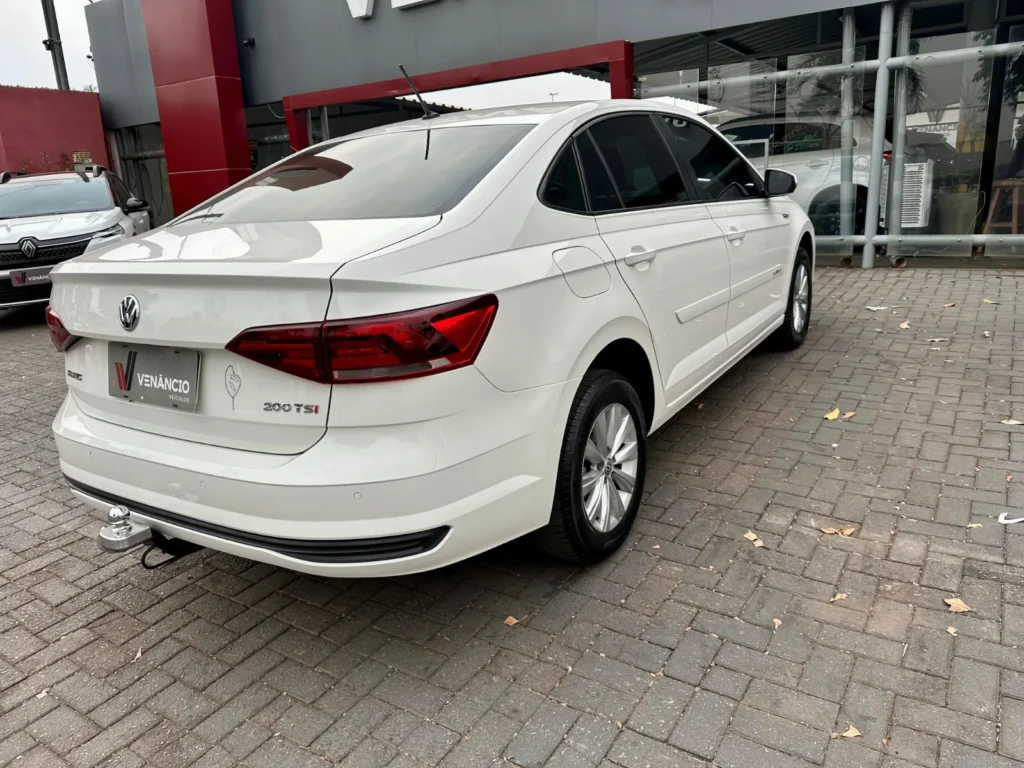 Volkswagen Virtus CL AD seminovo à venda na Venâncio Veículos em Goiânia