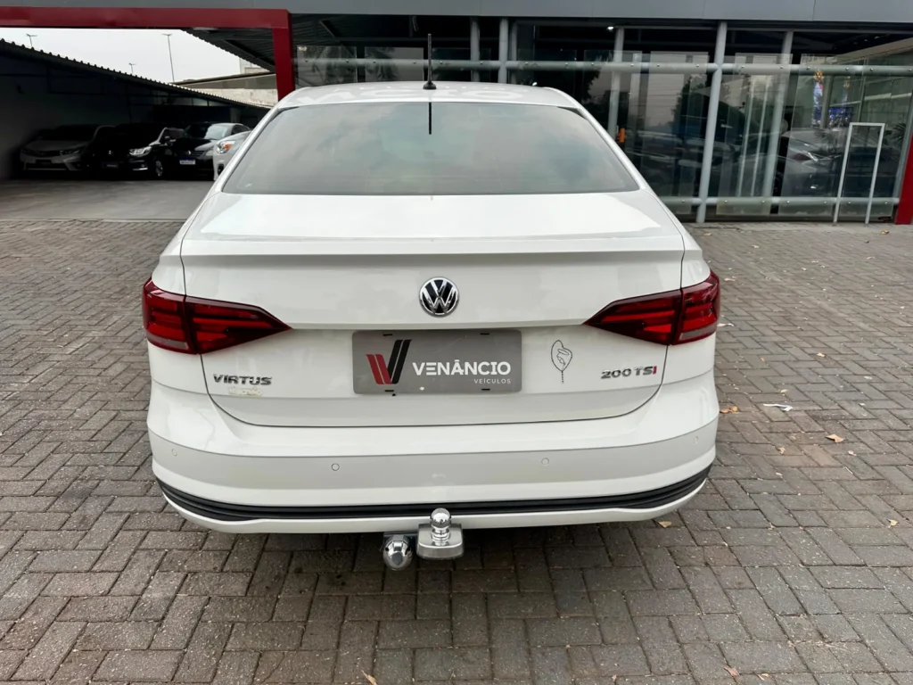 Volkswagen Virtus CL AD seminovo à venda na Venâncio Veículos em Goiânia