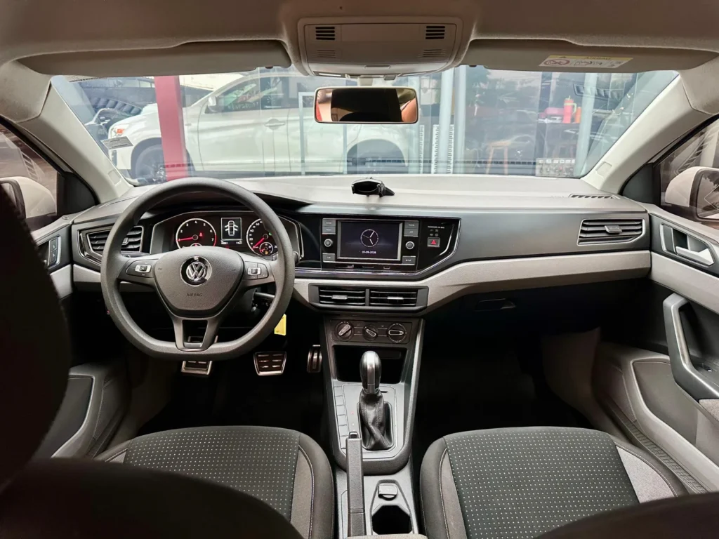 Volkswagen Virtus CL AD seminovo à venda na Venâncio Veículos em Goiânia
