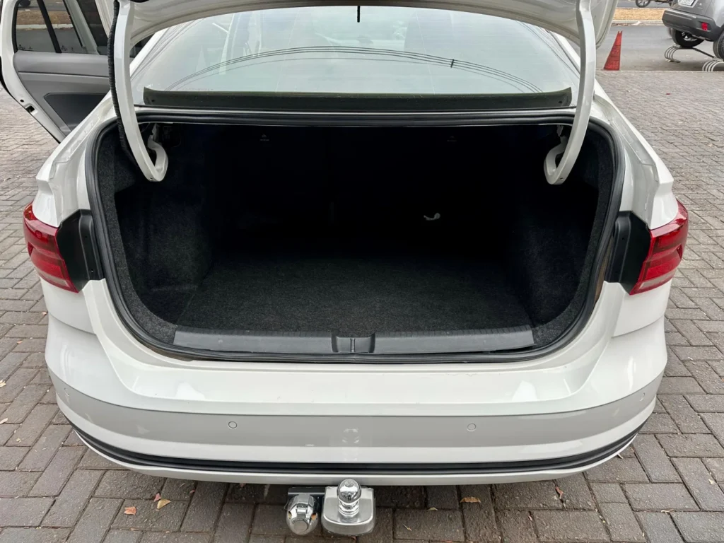 Volkswagen Virtus CL AD seminovo à venda na Venâncio Veículos em Goiânia