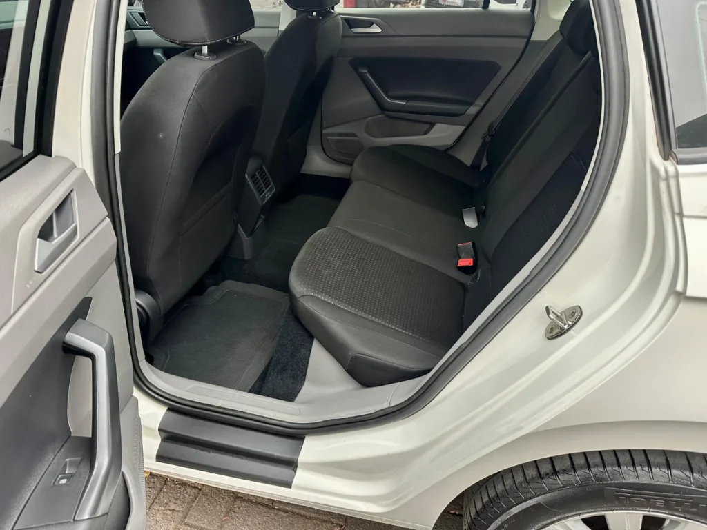 Volkswagen Virtus CL AD seminovo à venda na Venâncio Veículos em Goiânia