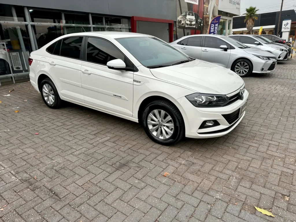 Volkswagen Virtus CL AD seminovo à venda na Venâncio Veículos em Goiânia