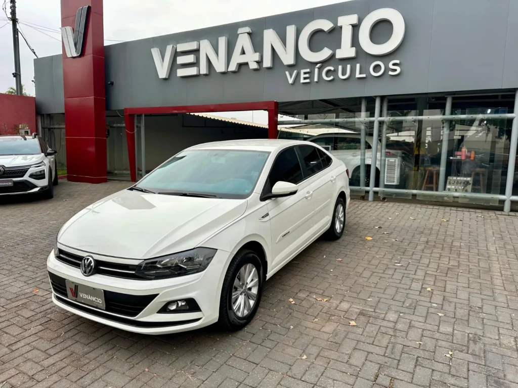 Volkswagen Virtus CL AD seminovo à venda na Venâncio Veículos em Goiânia