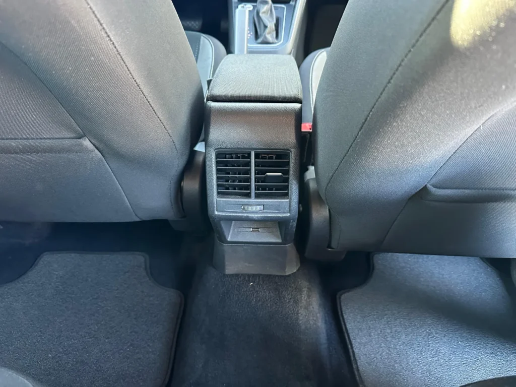 Volkswagen Virtus CL AD seminovo à venda na Venâncio Veículos em Goiânia