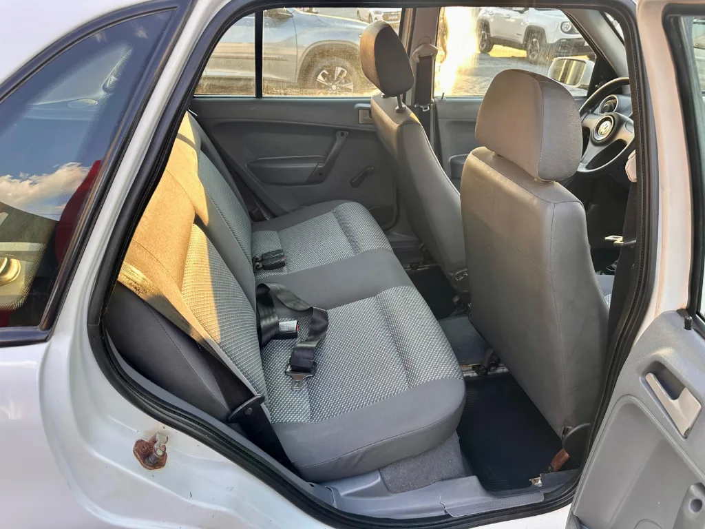 Volkswagen Gol G4 seminovo à venda na Venâncio Veículos em Goiânia
