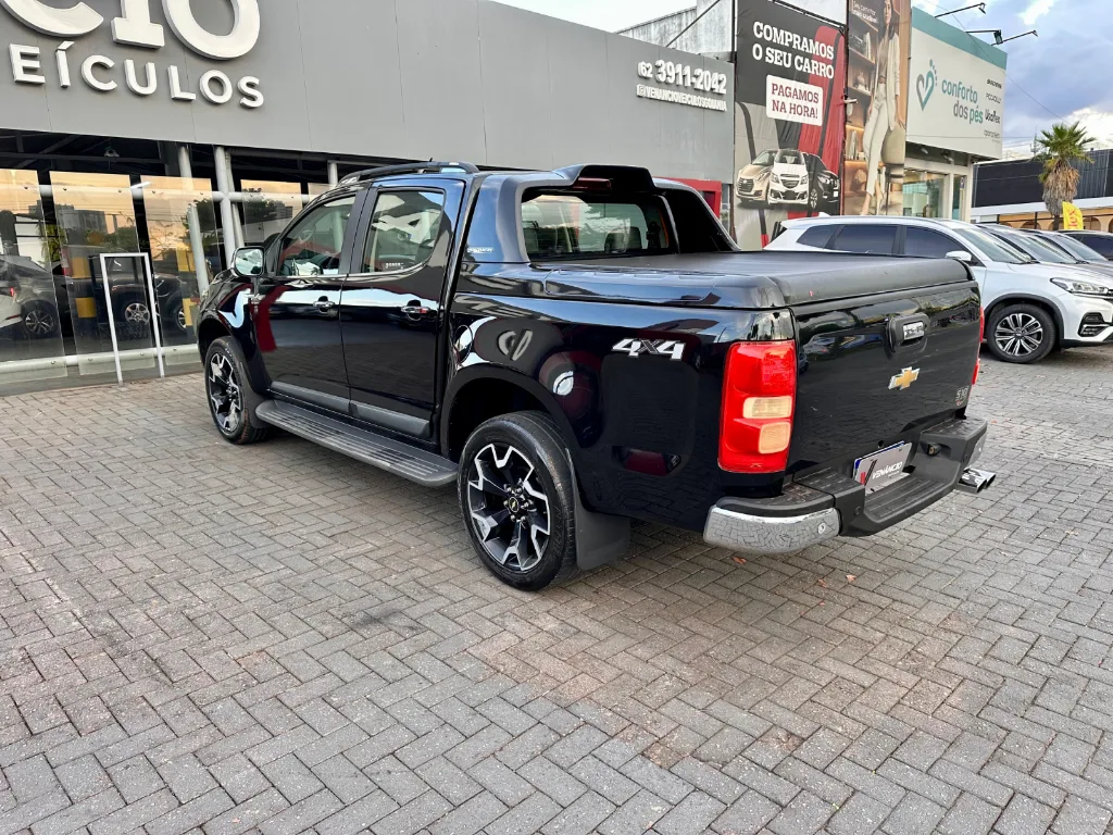 Chevrolet S10 HC seminovo à venda na Venâncio Veículos em Goiânia